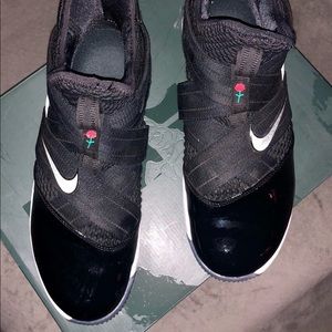 Lebrons basketball shoes